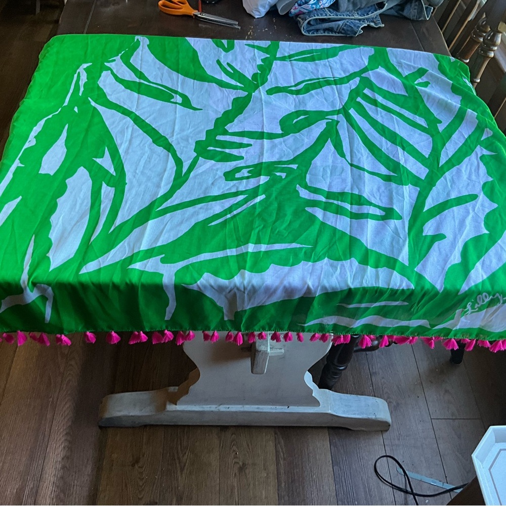 Lilly Pulitzer scarf - Picture 9 of 9